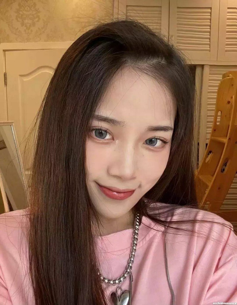 Clare, 22