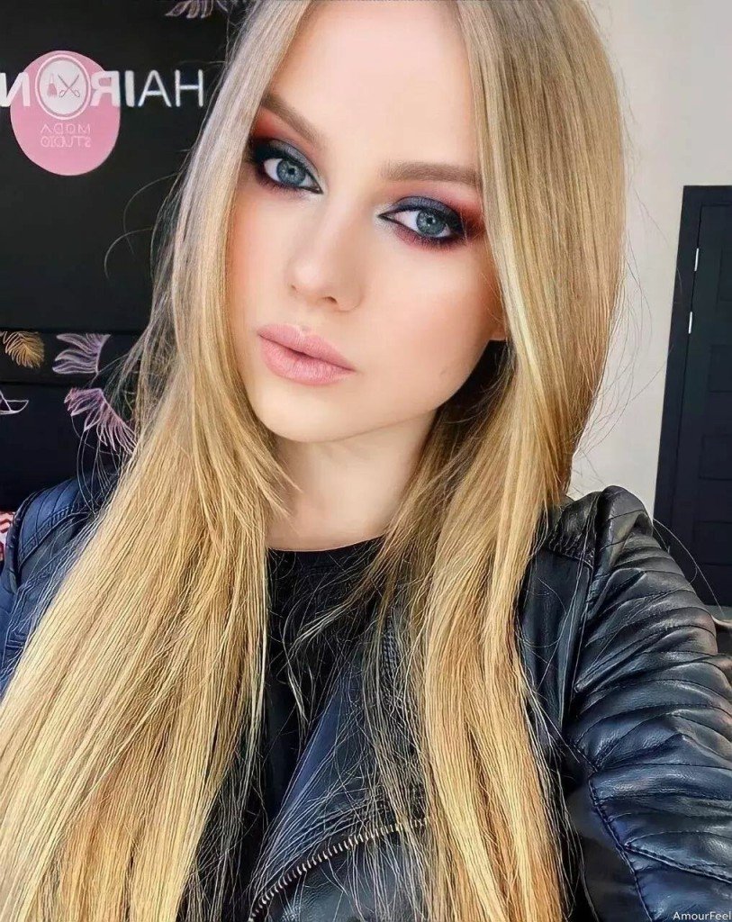 Juliia Profile image 1